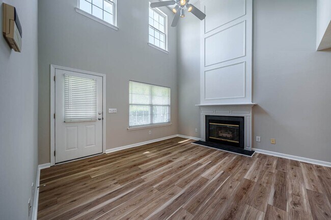 Building Photo - 101 Thorncrest Dr