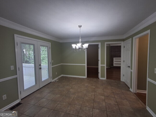 Building Photo - 2243 Sharondale Dr