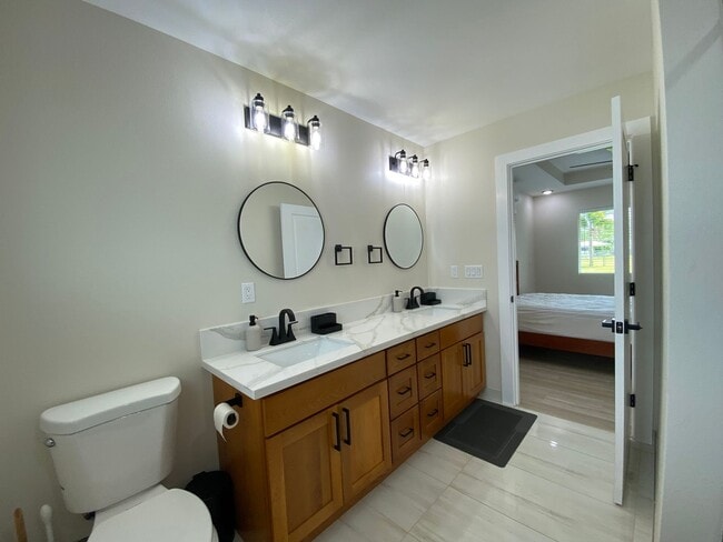 Building Photo - Move-In Ready 3-Bed, 2-Bath Home in Ainaloa – AC, Garage & Wi-Fi Included