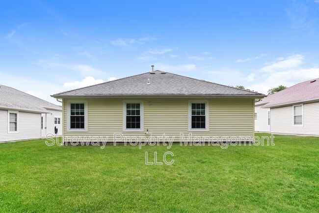 Building Photo - 16 Dogwood Dr