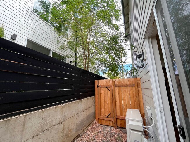 Building Photo - Newly Built Townhome-Style Unit with Laundry, A/C, Private Patio!