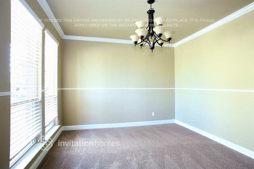 Building Photo - 1204 Litchfield Ln