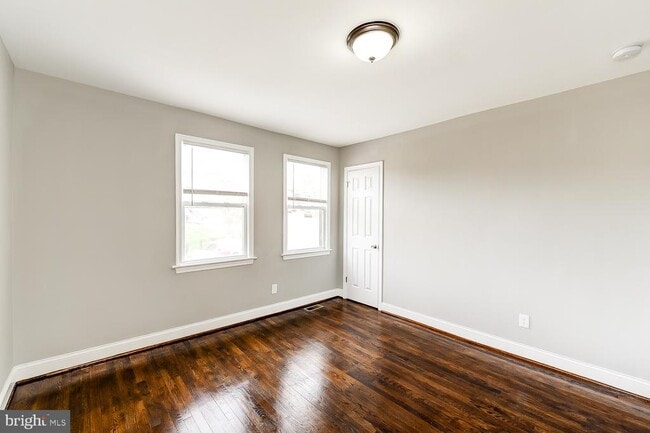 Building Photo - 707 Congress St SE