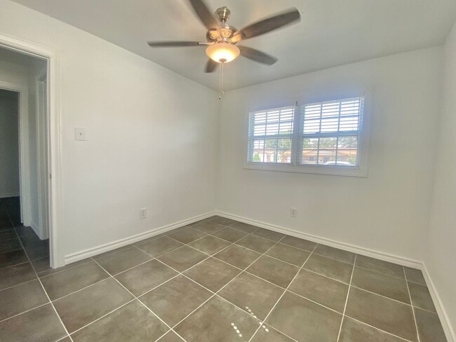 Building Photo - Newly remodeled home now available -