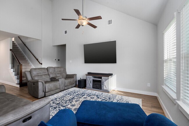 Building Photo - 17828 Hanson Ridge Dr