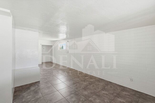 Building Photo - 1808 W Caravelle Rd