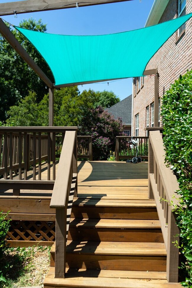 Building Photo - 724 Avrett Cir