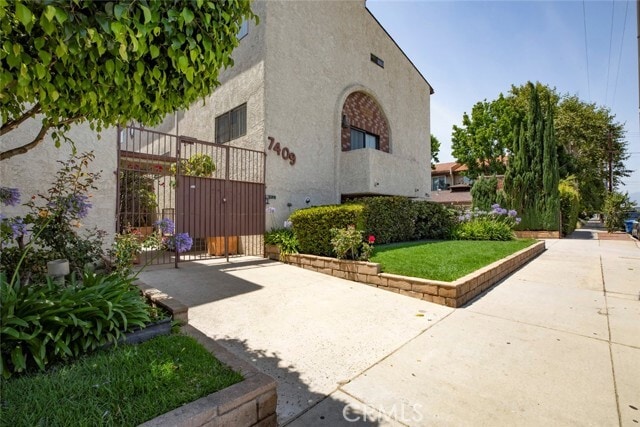 Building Photo - 7409 Woodman Ave