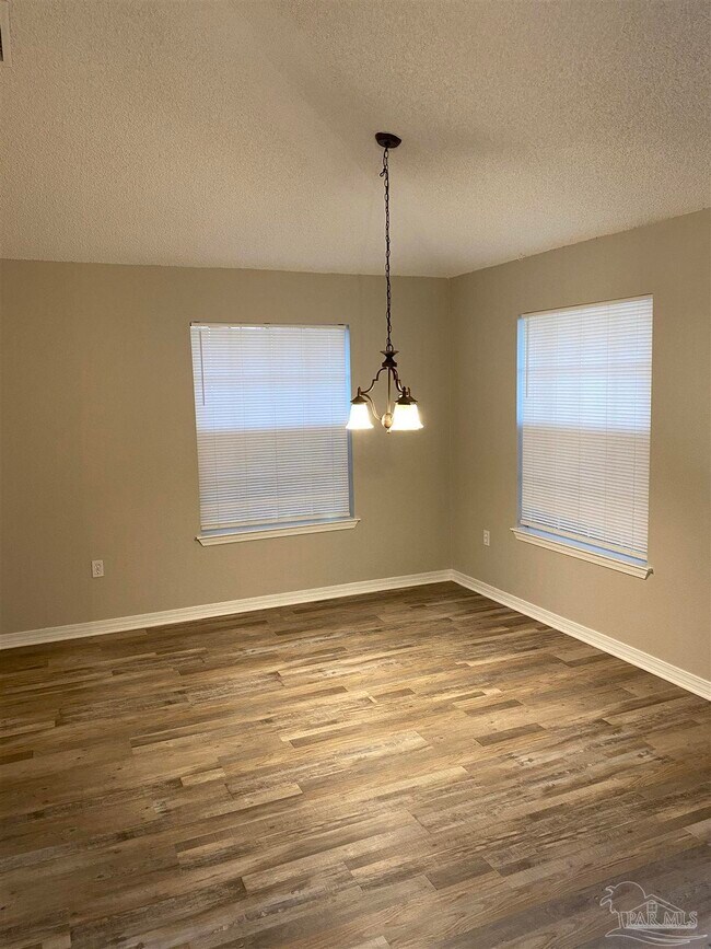 Building Photo - 5162 Brookside Dr