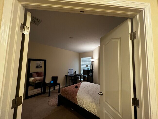 Building Photo - 4046 Mountain Chestnut Way