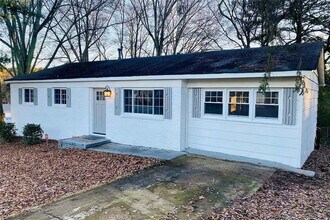 Building Photo - 216 Devore Rd