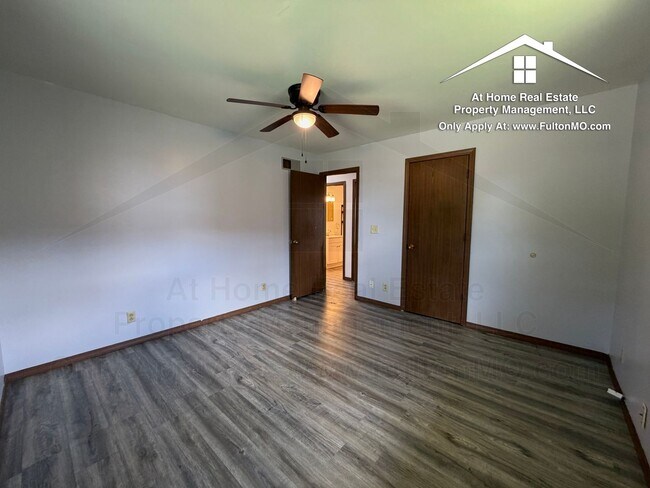 Building Photo - 824 Bluff St