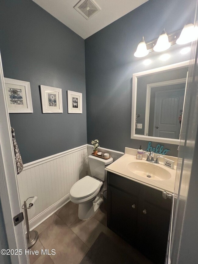 Building Photo - 116 Navy Blue Dr