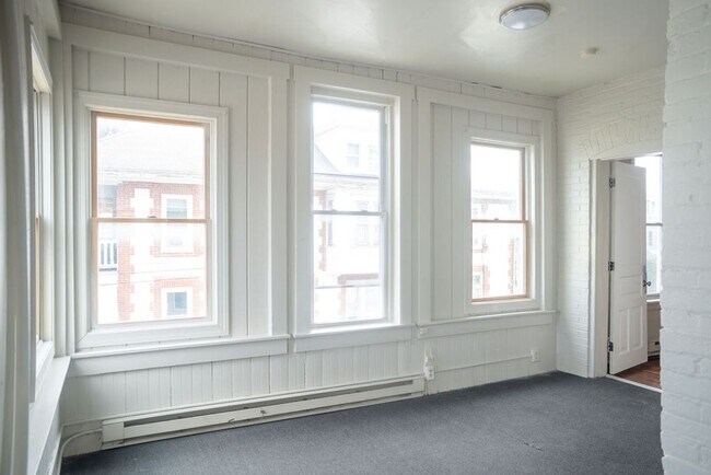 Building Photo - Spacious 4-Bedroom Home Near Kutztown University – Prime Downtown Location