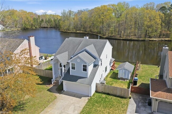 Building Photo - 1721 Chestwood Dr