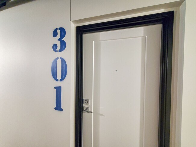 Building Photo - Dahlman Flats - Lovely Studio near Little Italy in a Historic Building!