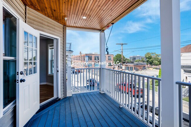 Building Photo - 3 BED 2 BATH IN ALLSTON AVAILABLE JAN 1st!!