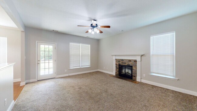 Building Photo - 4004 Ellington Dr