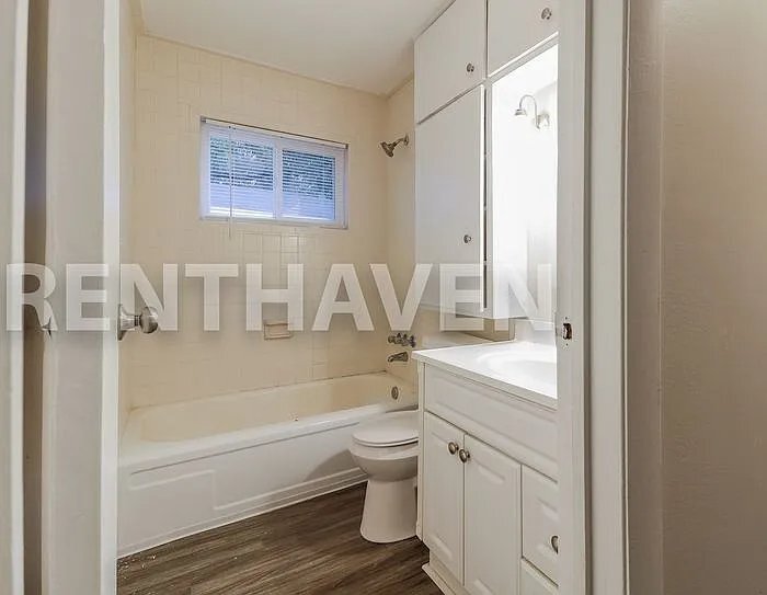 Building Photo - 301 Oregon Trail