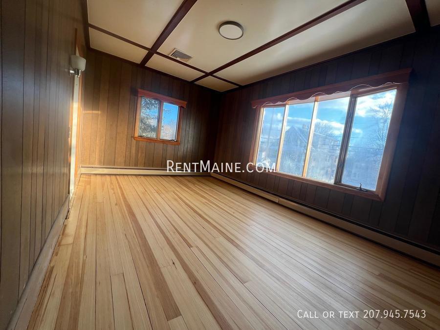 Building Photo - 5 Grove St