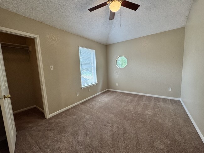 Building Photo - 2141 Redwing Way