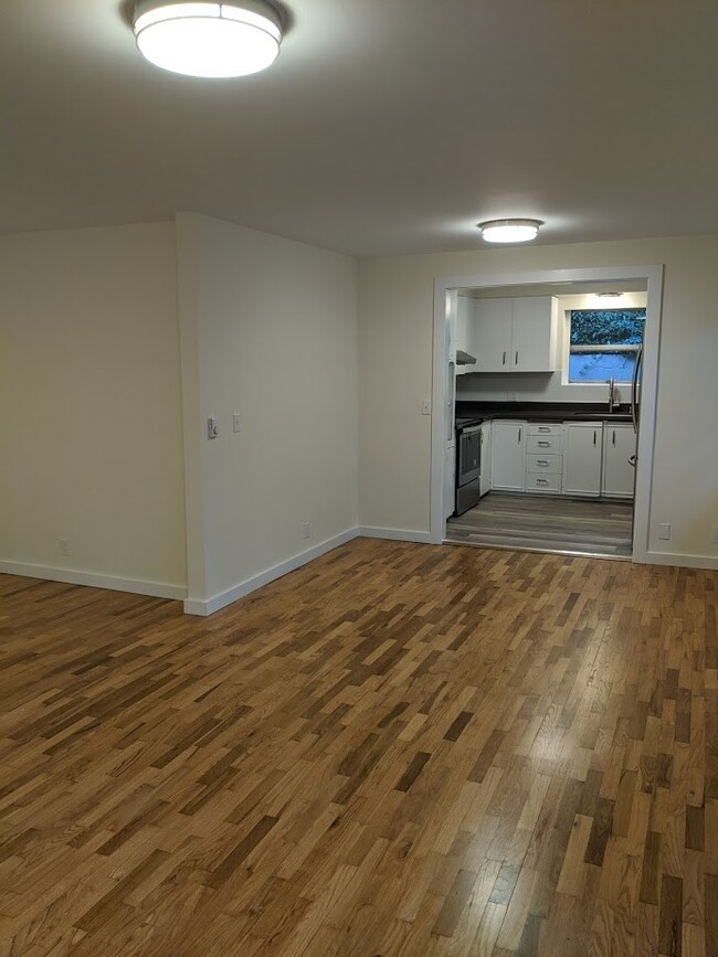 Building Photo - 2621 22nd Ave W