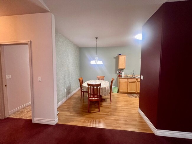 Building Photo - Cozy 2Bd 2Ba El Dorado Condo in Bellingham! (55+ RESIDENTS ONLY)