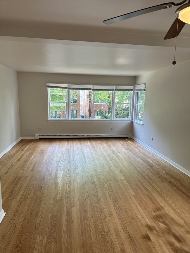 Building Photo - 5640 N Talman Ave