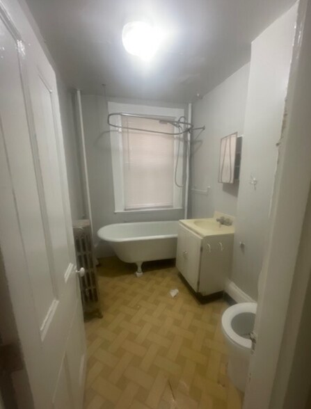 Building Photo - 1 Champney Plz