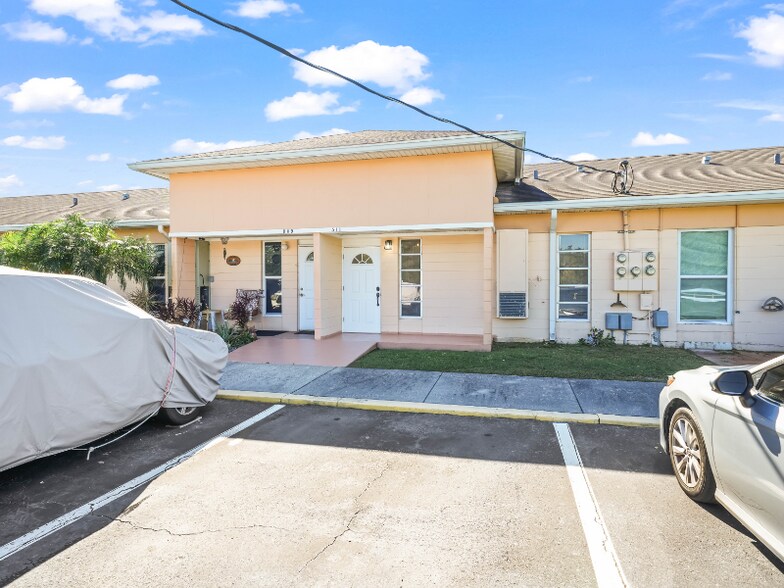 Building Photo - 511 Club Cir