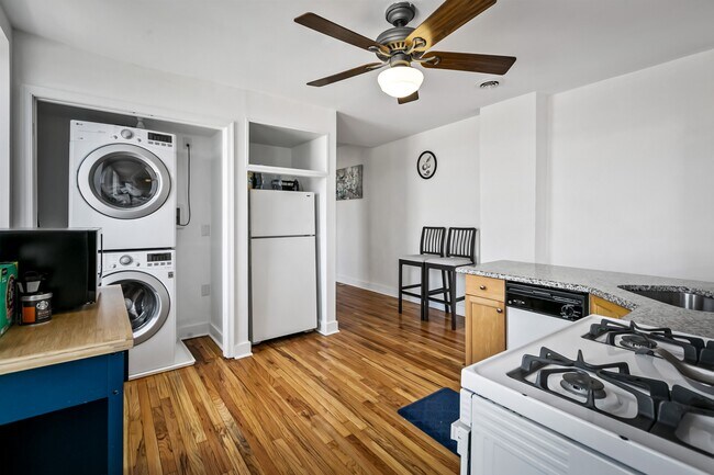 Building Photo - 600 N Linwood Ave