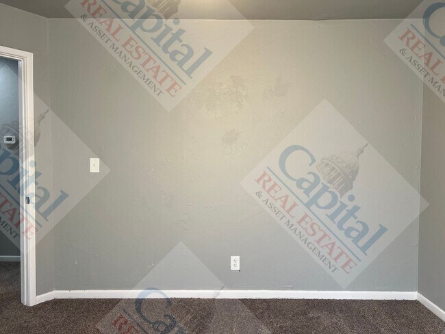 Building Photo - Cozy 2 Bedroom