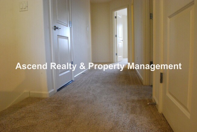 Building Photo - Bethany 4 Bed + Bonus Next to Springville Gourmet Kitchen Bed & Full Bath on Main