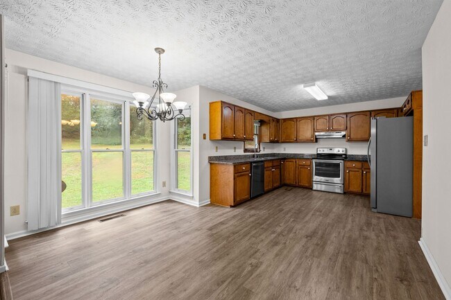Building Photo - 110 Hunters Glen
