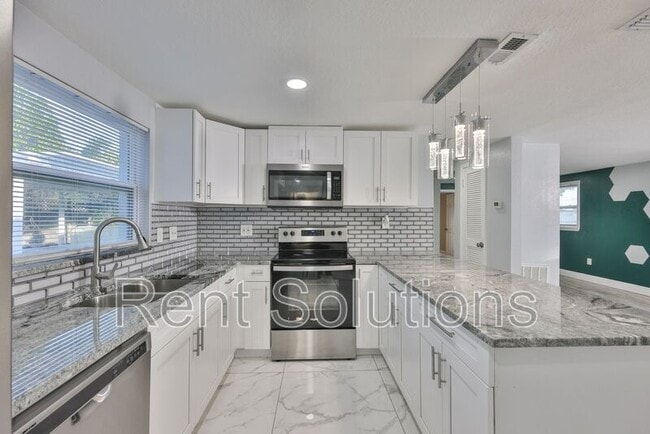 Building Photo - 12870 101st Way N