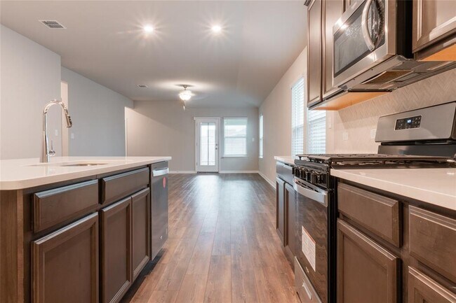 Building Photo - 1642 Settlers Glen Dr