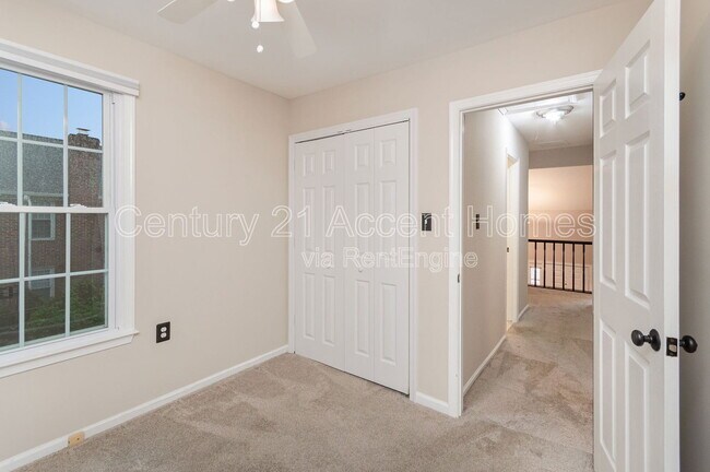Building Photo - 2514 S Arlington Mill Dr