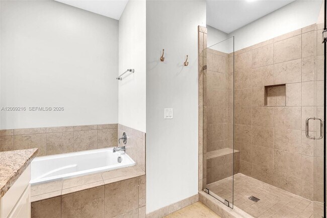 Building Photo - 11541 SW 15th Ave