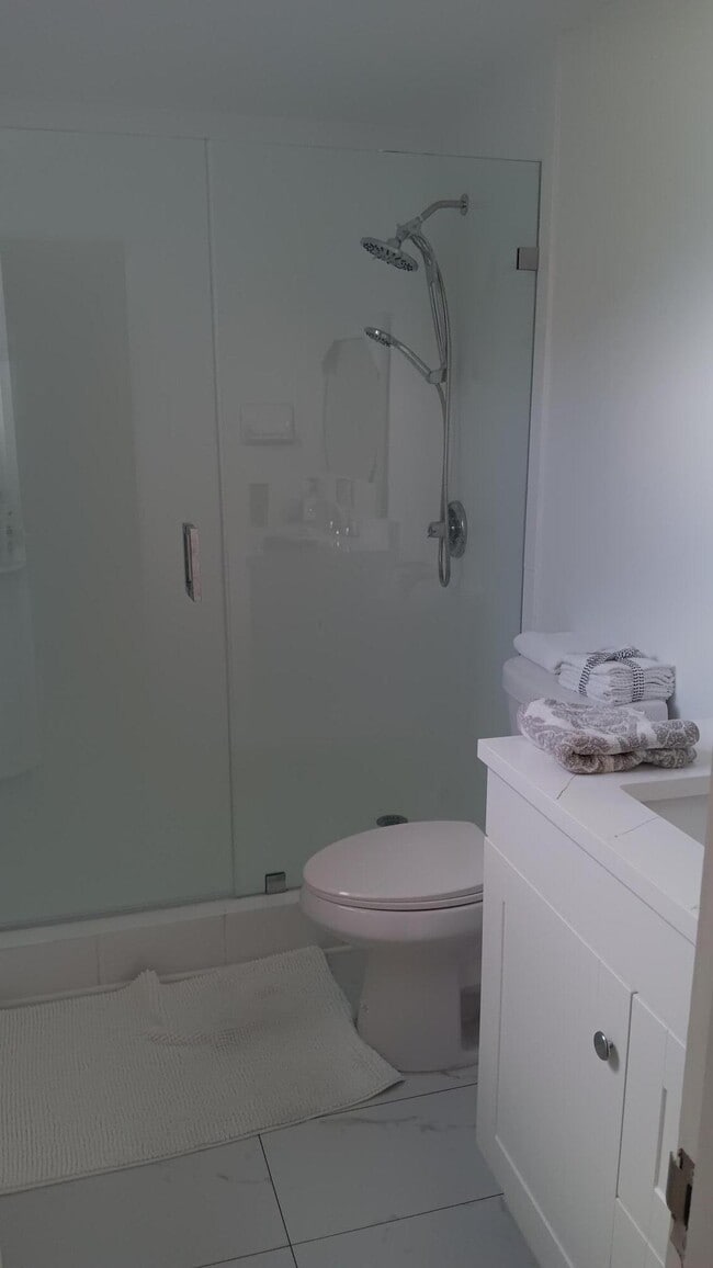 Building Photo - 3001 S Ocean Dr