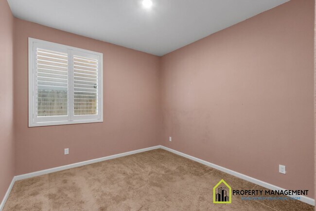 Building Photo - Modern and Spacious 4-Bedroom Home for Rent!