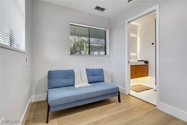 Building Photo - 1282 Belaire Ct