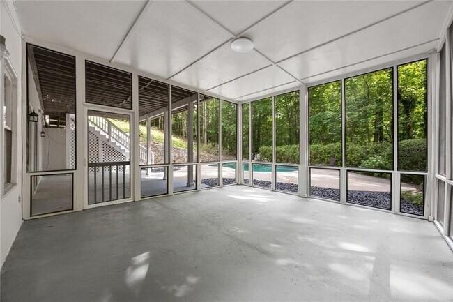 Building Photo - 1260 Heards Ferry Rd NW