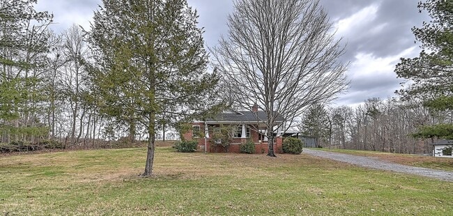 Building Photo - 6456 Blue Springs Pkwy