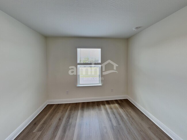 Building Photo - 5968 Pinewood Ests Dr