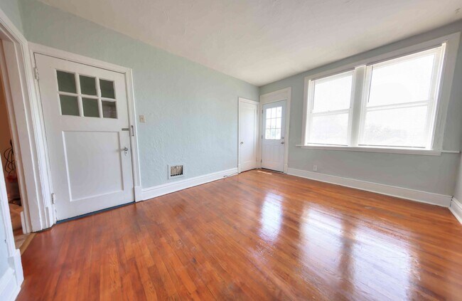 Building Photo - 4153 Potomac St