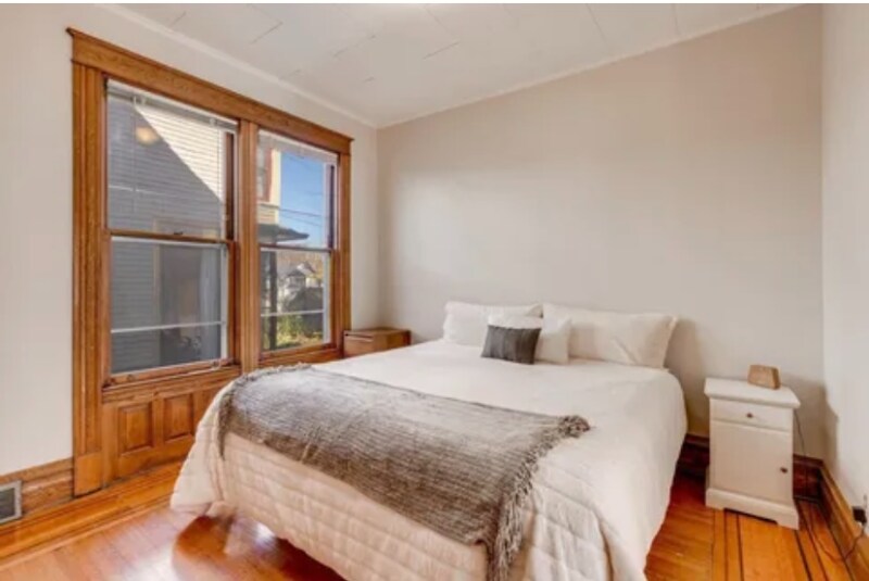 Building Photo - 3833 11th Ave S