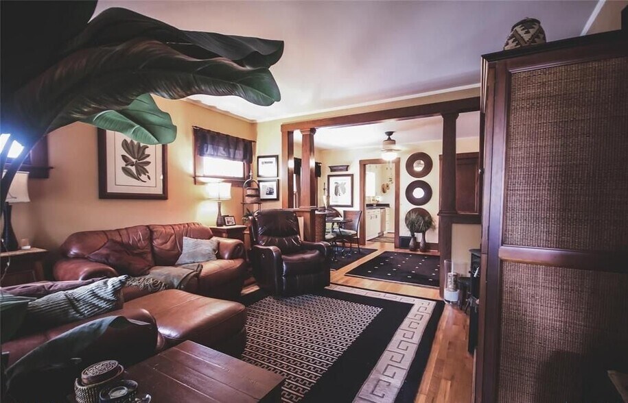 Building Photo - 1208 Emmons Ave