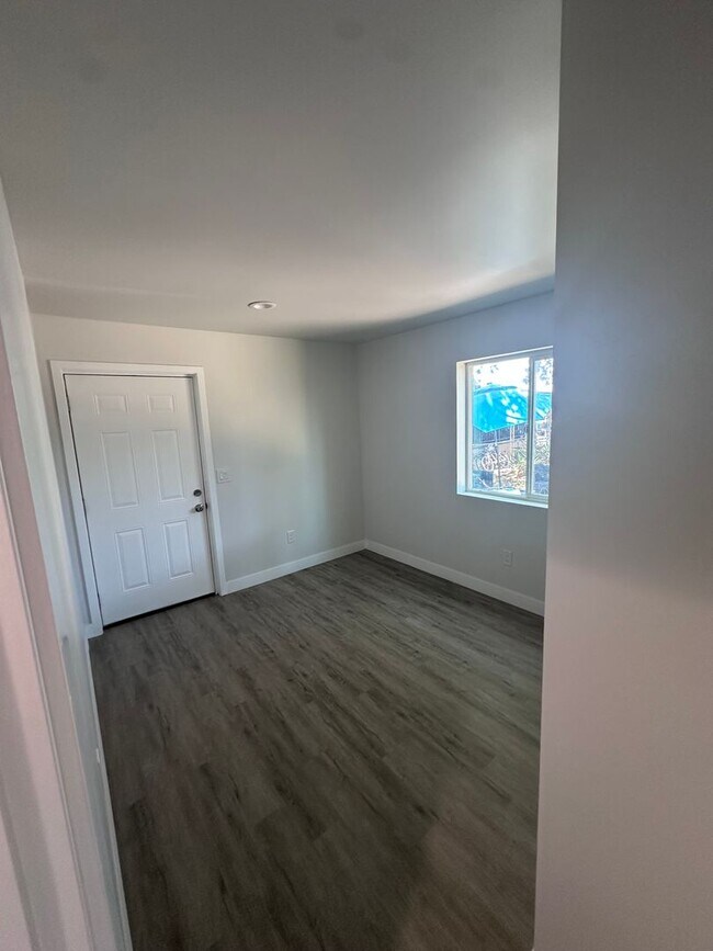 Building Photo - 454 Colin Kelly Dr