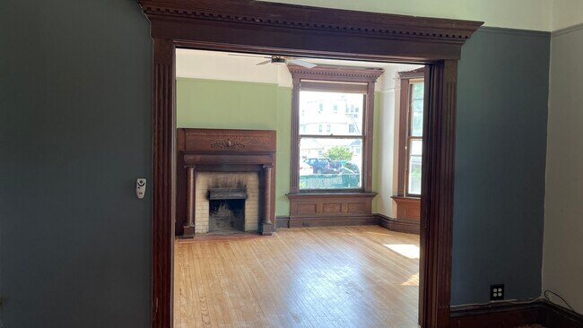 Building Photo - 127 Valentine Ln