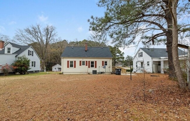 Building Photo - Location, Community, Quality Living. It Starts Here!